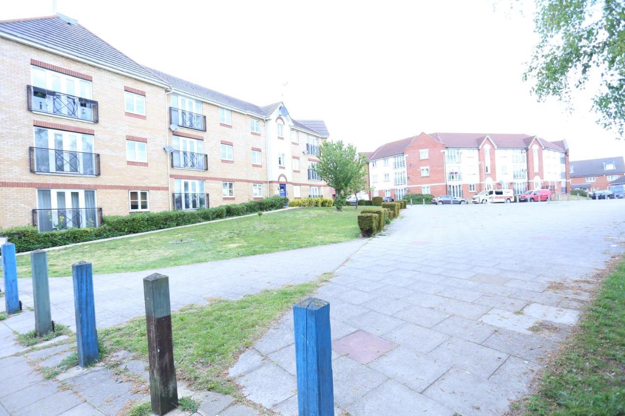 Thamesmead  2 Bedroom Apartment מראה חיצוני תמונה