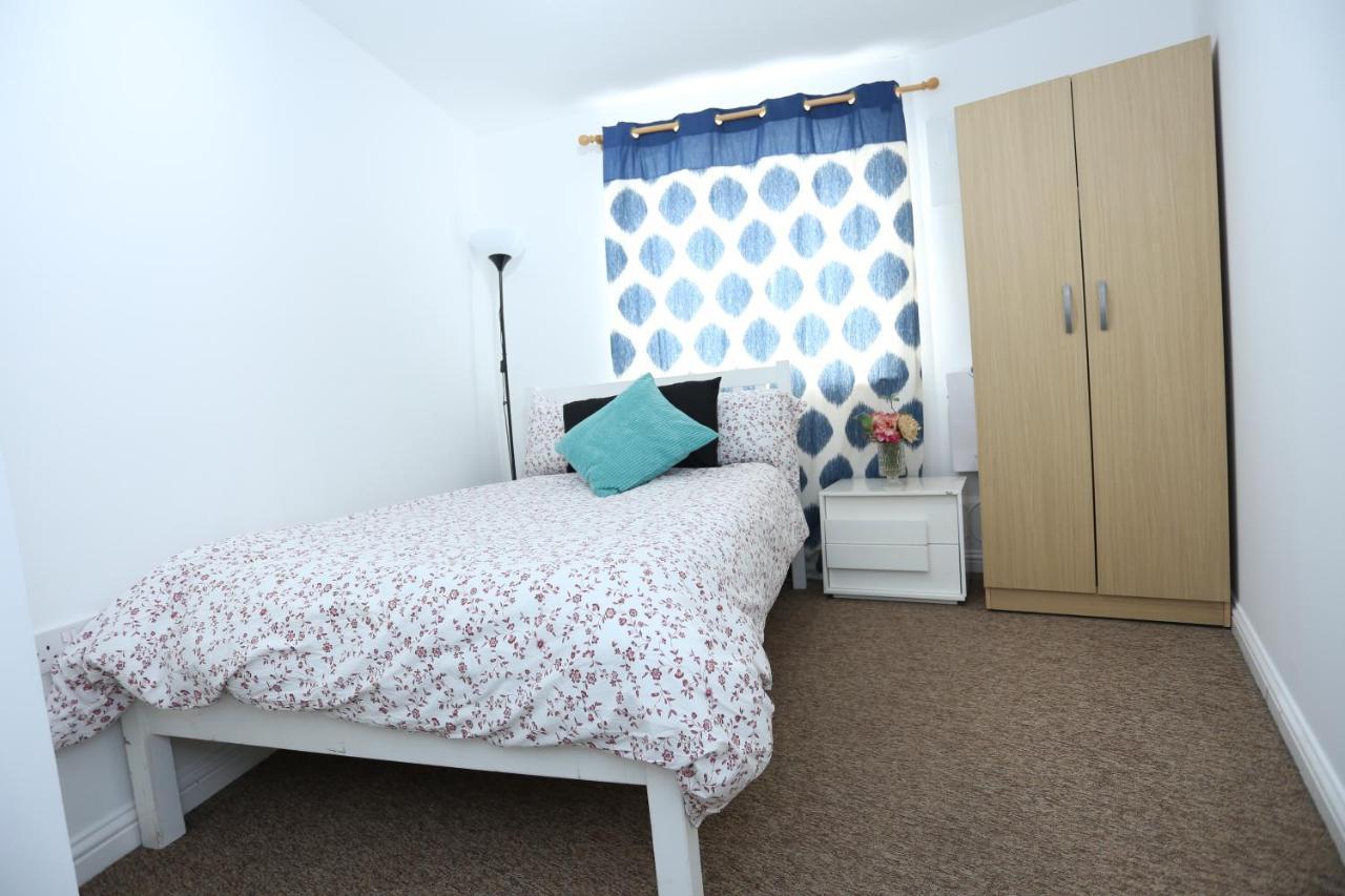 Thamesmead  2 Bedroom Apartment מראה חיצוני תמונה